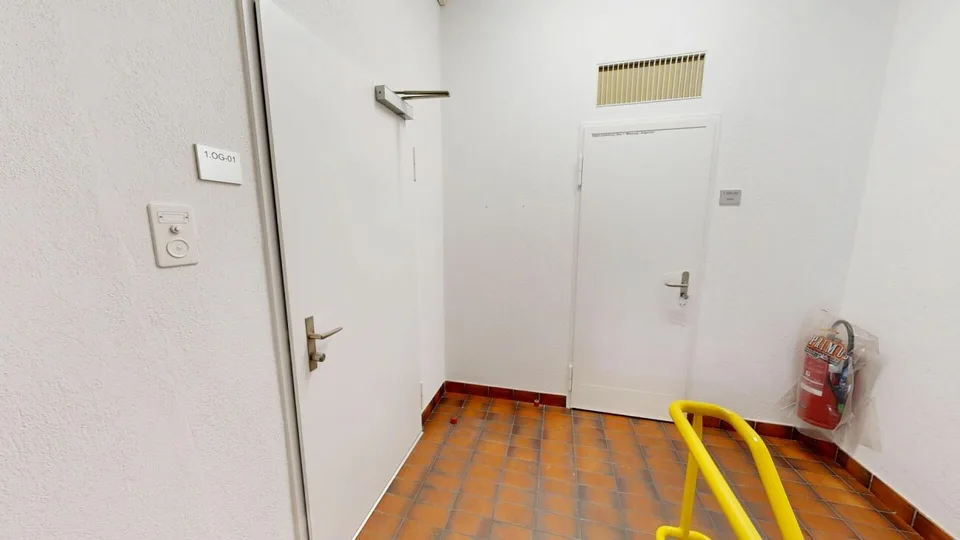 Two attractive rental properties for office, studio, and commercial use – photo 13 of 14