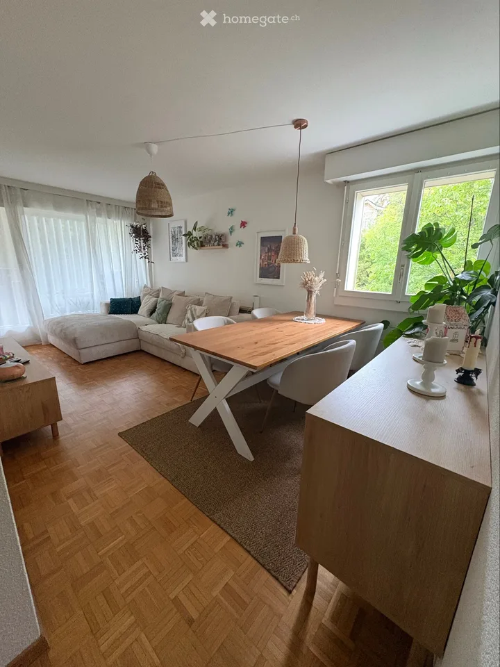 Wohnung mit 4.5 Zimmern ab 1. Dezember verfügbar – Foto 2 von 5