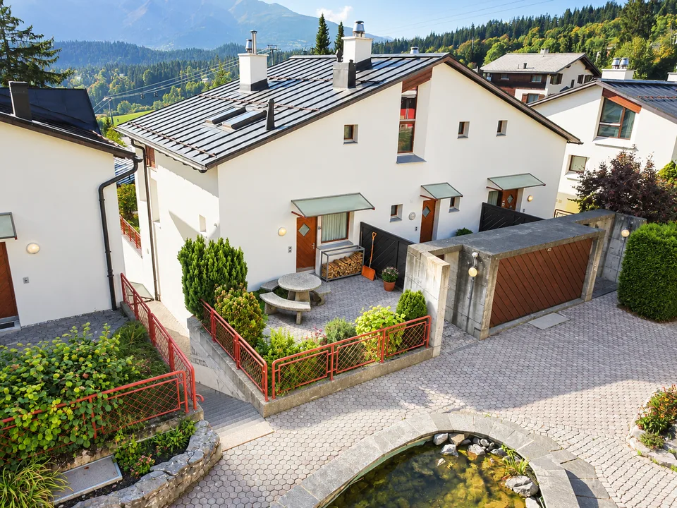 Charming 2.5-room maisonette apartment with mountain panorama in Flims-Dorf – photo 4 of 13