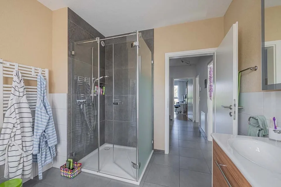Modern 5.5-room semi-detached house in Möhlin – Minergie certified and family-friendly – photo 23 of 30