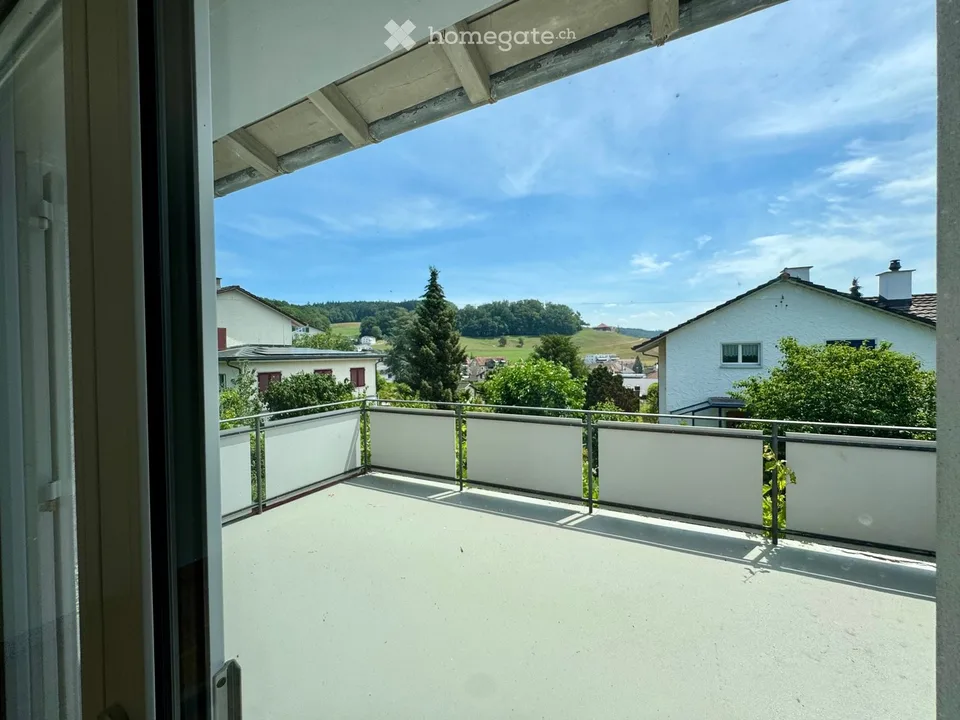 Helle 4-Zimmer-Wohnung mit Terrasse und Garten in Bettwiesen – Foto 2 von 5