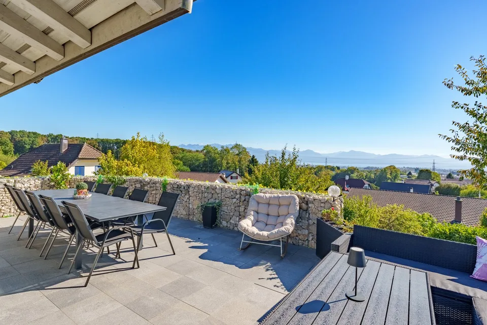 A 10 min de Lausanne - Villa individuelle avec vue sur le lac et logement indépendant – photo 2 sur 12