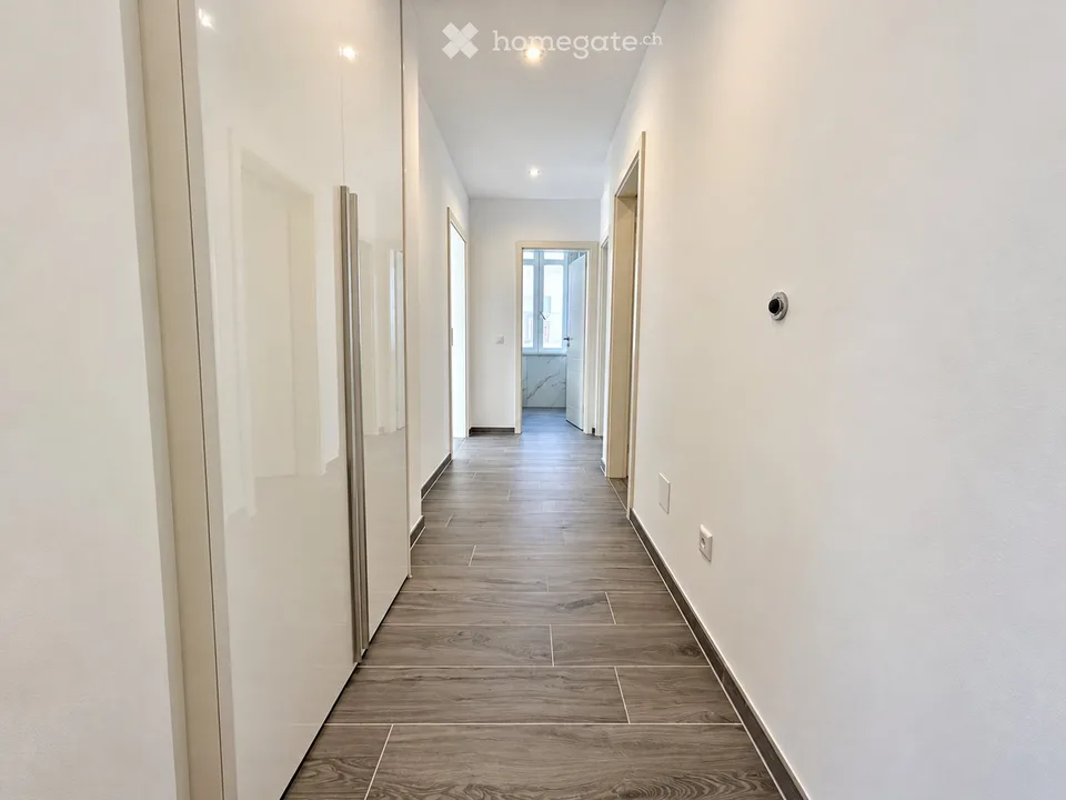 4,5 Lokale hochwertige Wohnung mit privatem Garten in Capolago – Foto 7 von 11