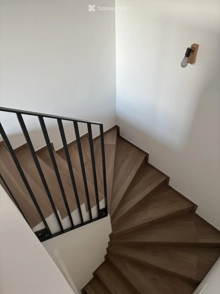 Charmante 4.5-Zimmer-Maisonette-Wohnung in Kölliken – Foto 2 von 5