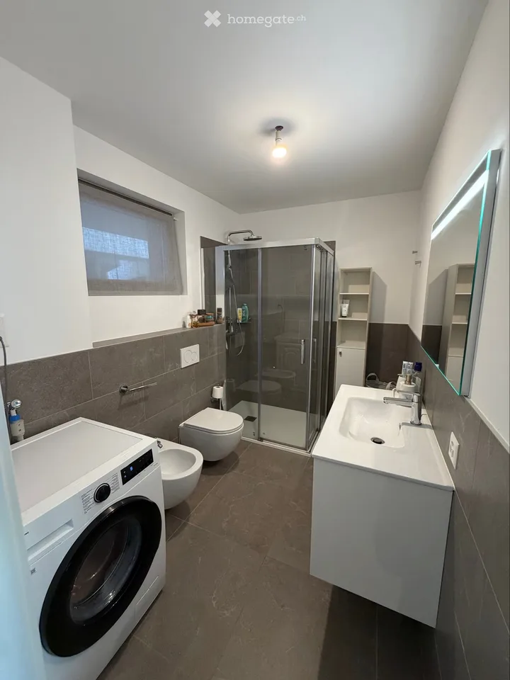 SUBENTRANTE 2,5 LOCALE MODERNE IN GIUBIASCO – Foto 2 von 5
