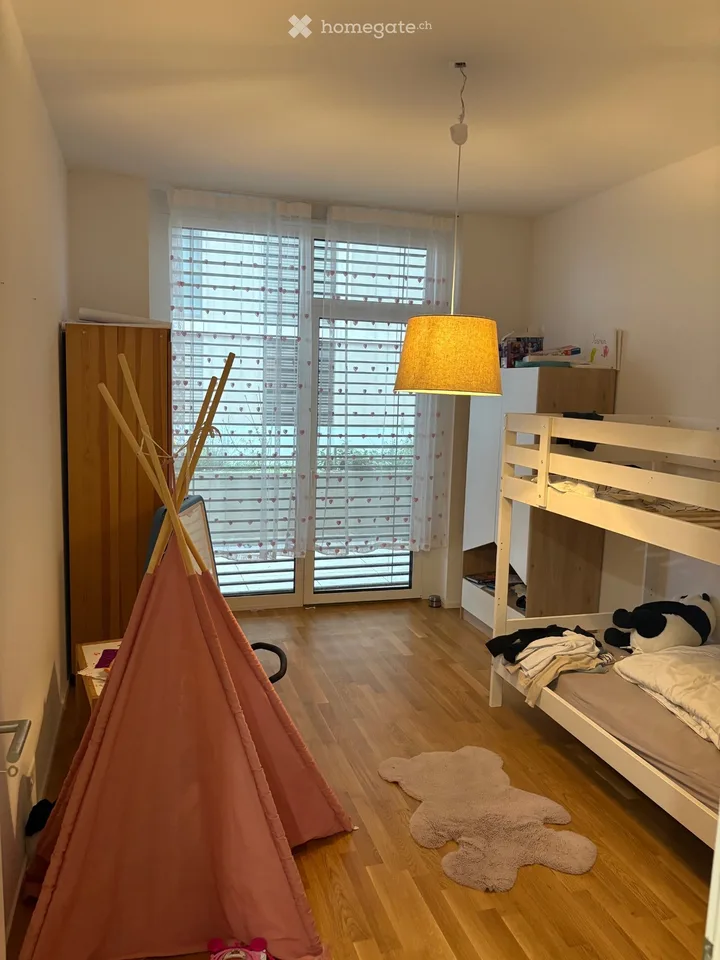 Charmantes 3.5 Zimmer voll möbliert und ausgestattet – Foto 4 von 5