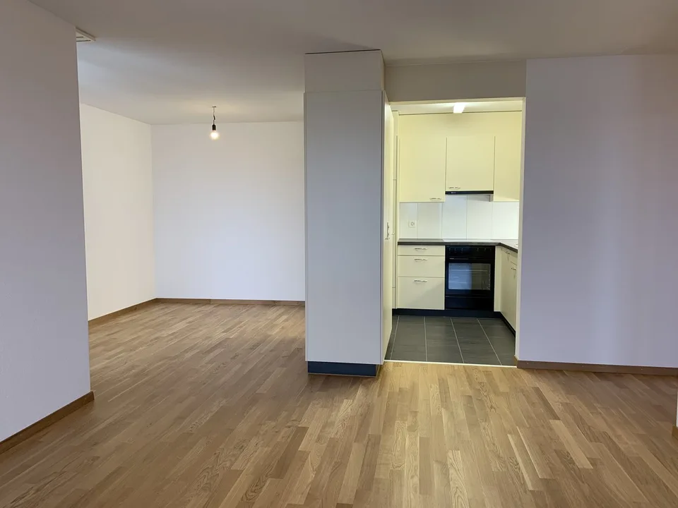 schöne 2 1/2 Zimmerwohnung mit Lift – Foto 6 von 13