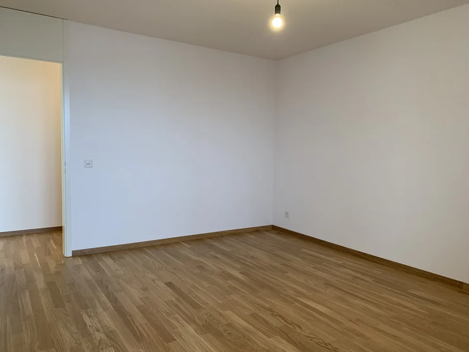 schöne 2 1/2 Zimmerwohnung mit Lift – Foto 10 von 13