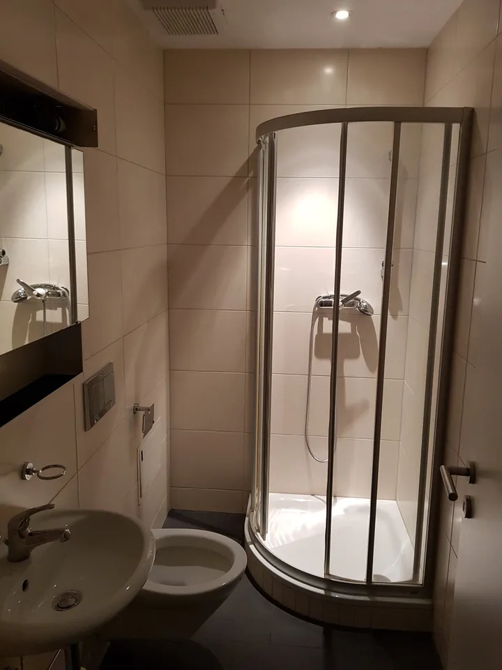 4-Bedroom Apartment on Spalenring in Basel – photo 11 of 11