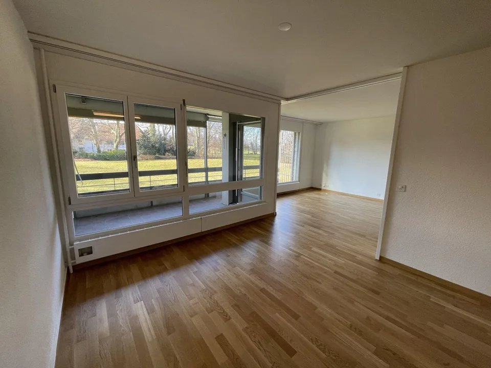 2.5-Zimmerwohnung mit unverbaubarer Aussicht – Foto 4 von 10