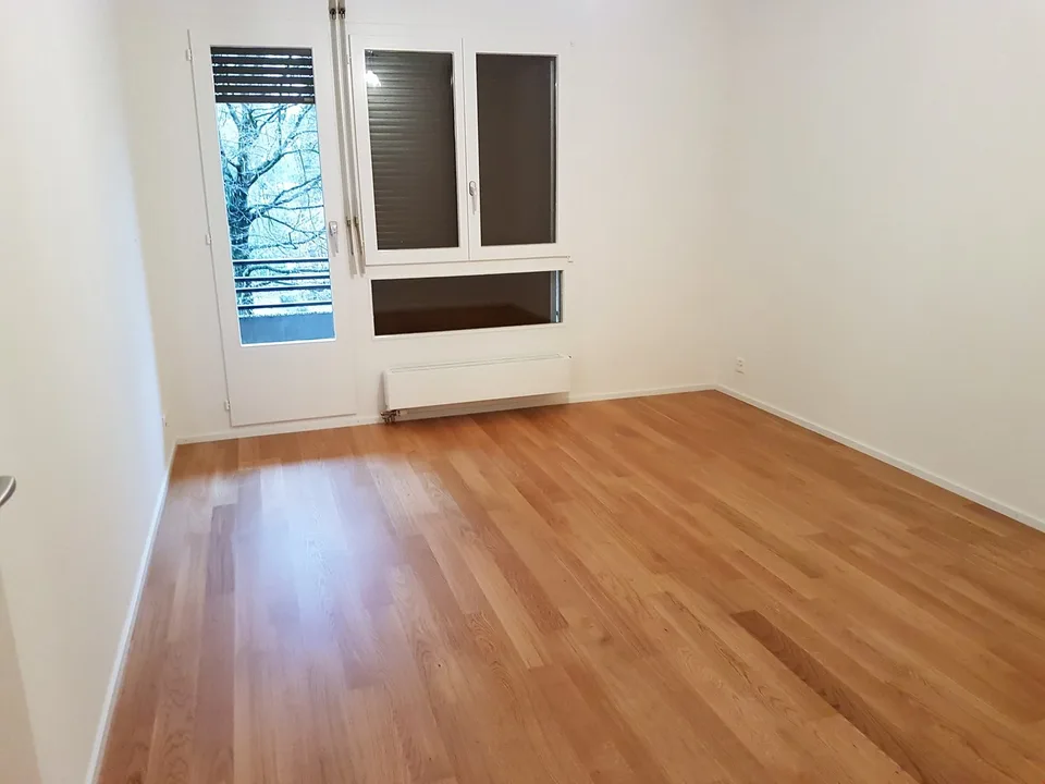 Newly renovated 3.5-room apartment with two balconies – photo 5 of 6