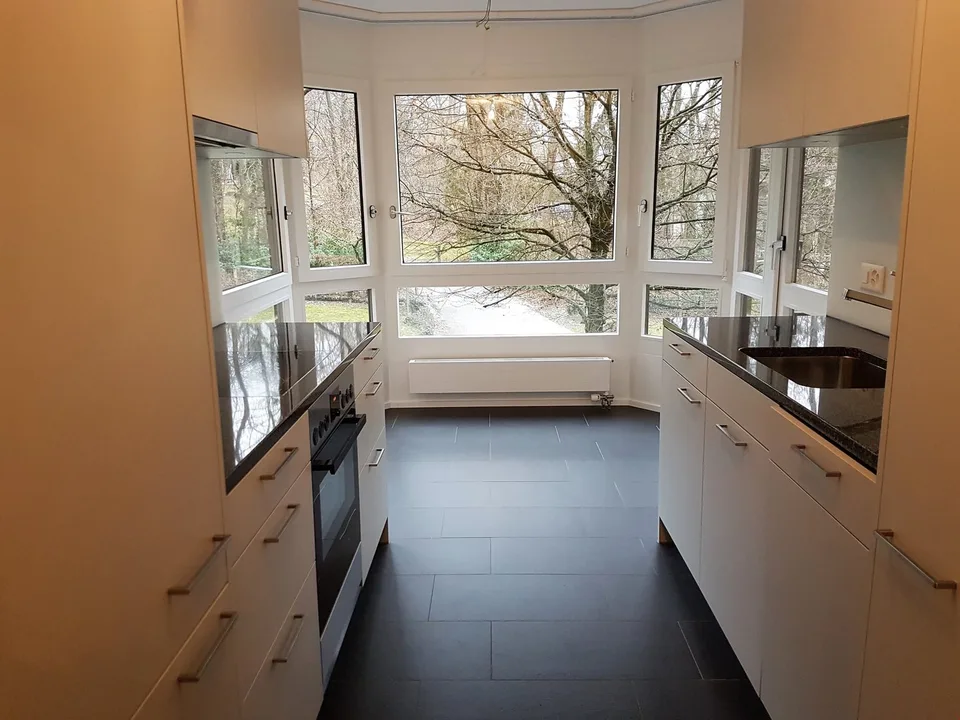Newly renovated 3.5-room apartment with two balconies – photo 2 of 6
