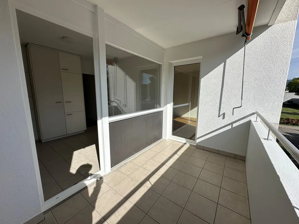 Sanierte helle 3.5-Zimmer-Wohnung mit Balkon und Seesicht – Foto 14 von 14
