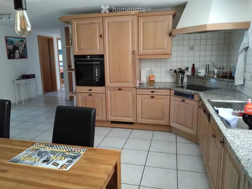 4.5 Zimmer-Wohnung in Zweifamilienhaus – Foto 2 von 5