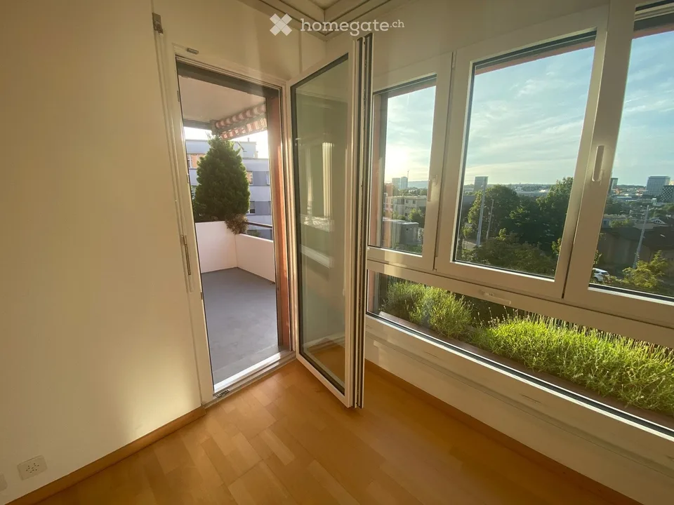 2.5 Zimmer Wohnung mit Lift, Balkon, Tiefgaragenparkplatz – Foto 3 von 5