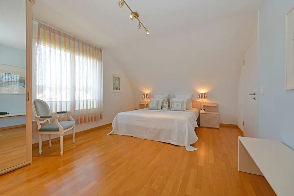 Exklusive 5.5-Zimmer-Attikawohnung am Hönggerberg mit Panoramablick – Foto 15 von 23