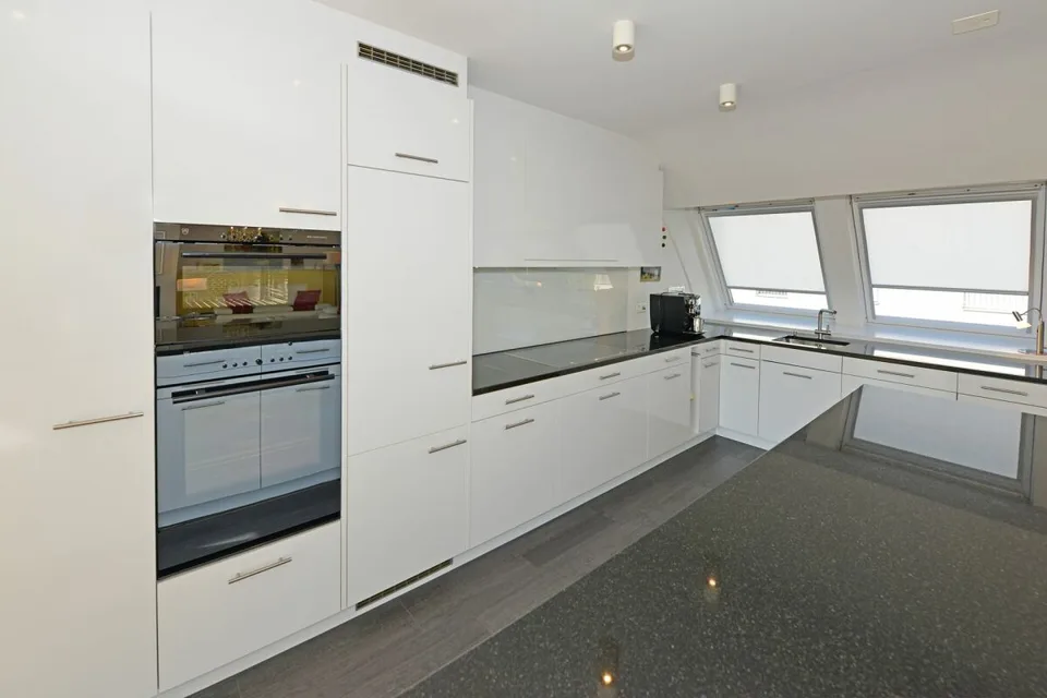 Exklusive 5.5-Zimmer-Attikawohnung am Hönggerberg mit Panoramablick – Foto 10 von 23