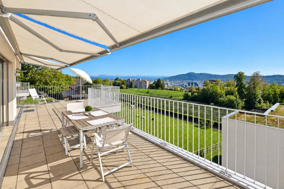 Exklusive 5.5-Zimmer-Attikawohnung am Hönggerberg mit Panoramablick – Foto 3 von 23