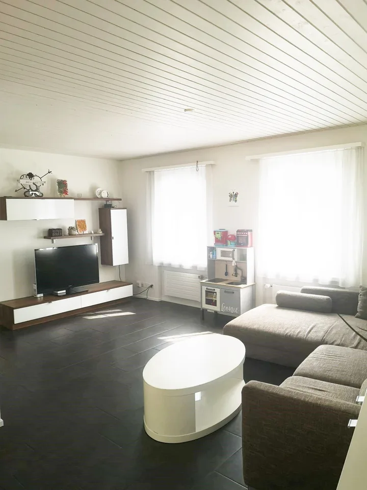 4½-Zimmerwohnung im Zweifamilienhaus – Foto 3 von 9