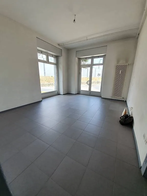 Gewerbefläche in Chiasso 60 m² – Foto 2 von 3