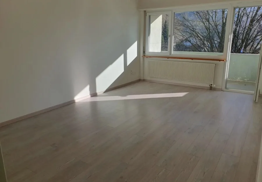 Modernes 1.5-Zimmer-Studio mit Balkon – Foto 2 von 5