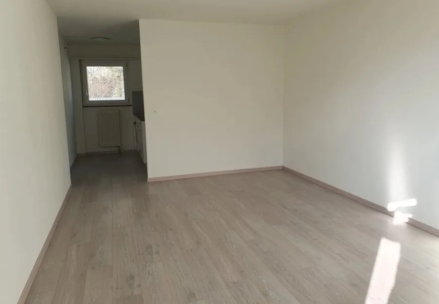 Modernes 1.5-Zimmer-Studio mit Balkon – Foto 3 von 5