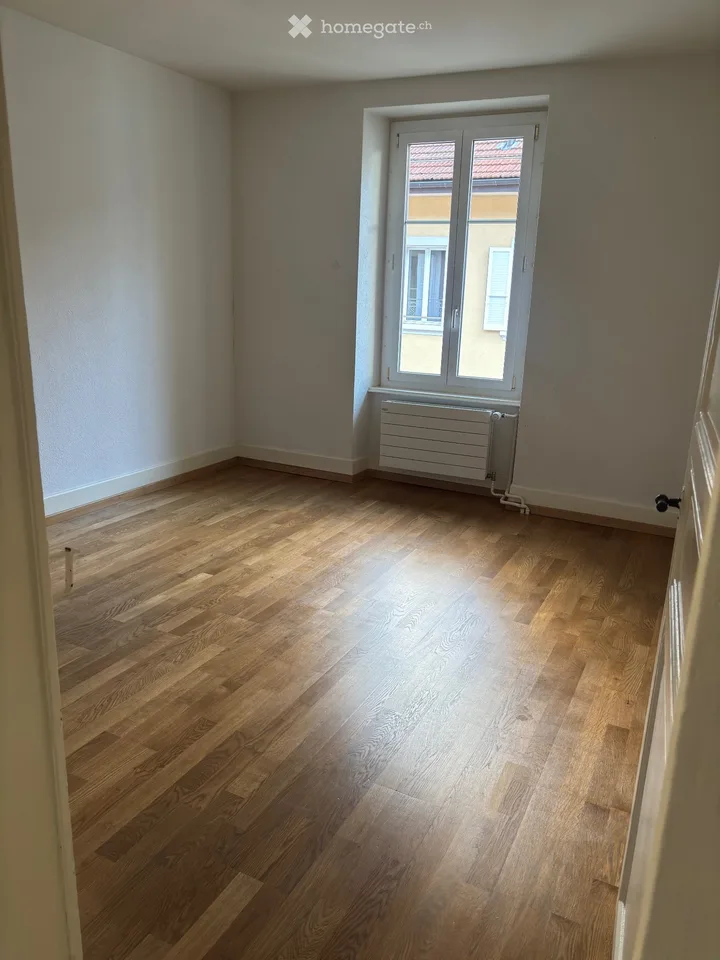 Wohnung mit 3,5 Zimmern im letzten Stock mit Balkon – Foto 3 von 5