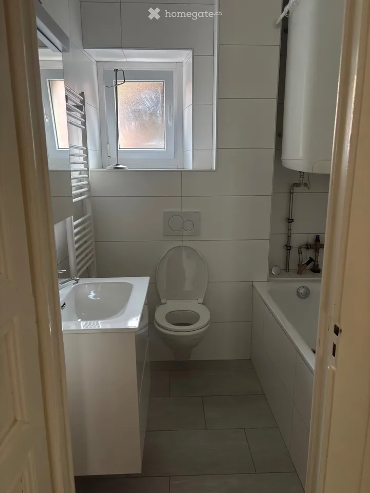 Wohnung mit 3,5 Zimmern im letzten Stock mit Balkon – Foto 2 von 5