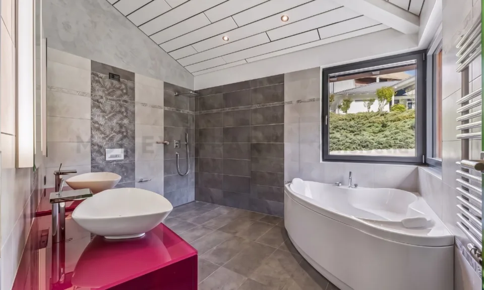 Eine wunderschöne Villa im mediterranen Stil mit zwei Wohneinheiten. – Foto 7 von 13