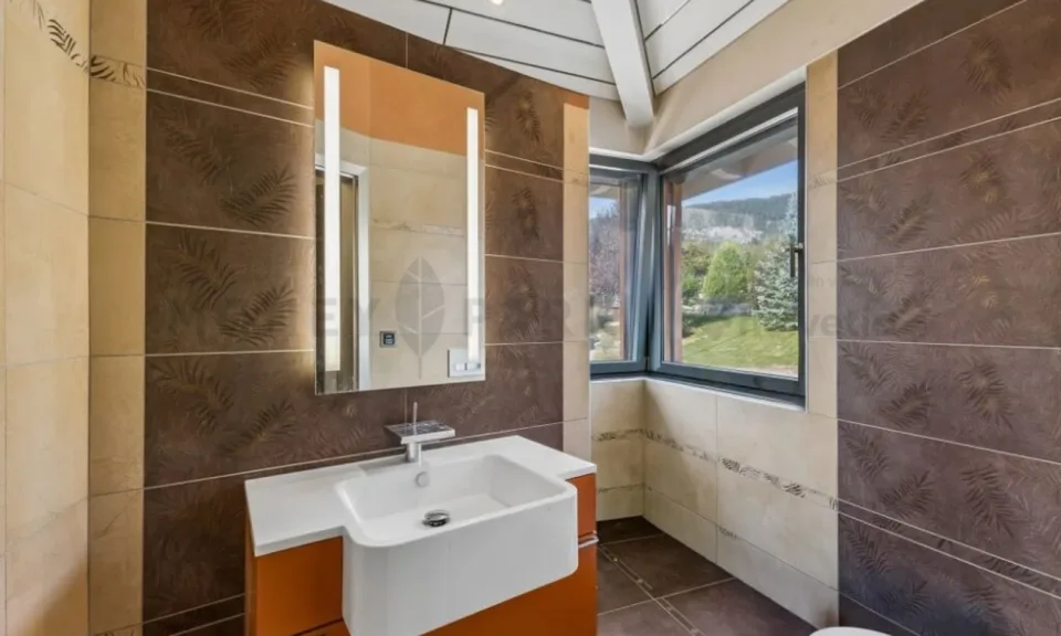 Eine wunderschöne Villa im mediterranen Stil mit zwei Wohneinheiten. – Foto 8 von 13