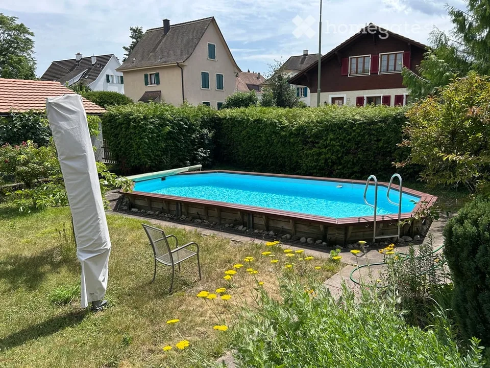 Grosse 4.5-Zimmer-Wohnung mit schönem Garten und Swimming-Pool – Foto 13 von 14