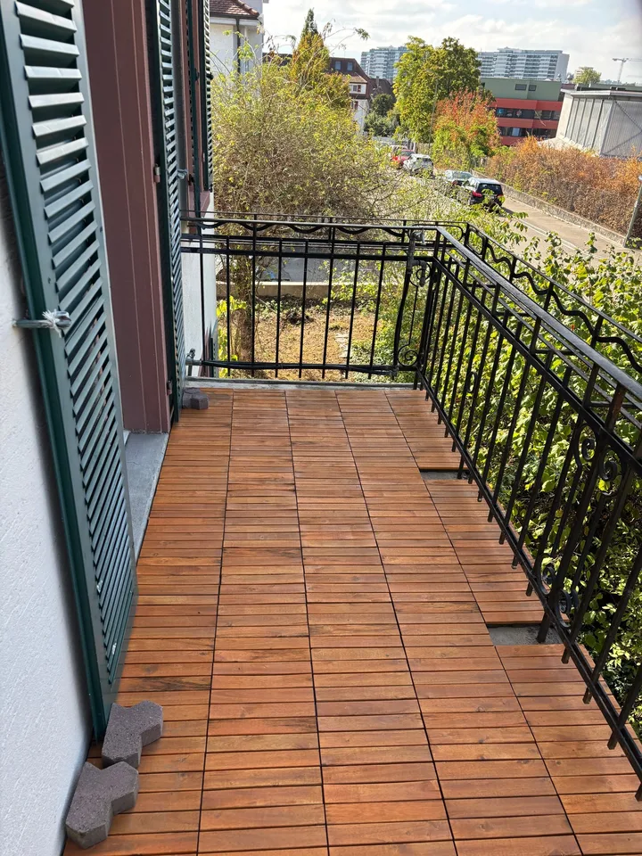 Grosse 4.5-Zimmer-Wohnung mit schönem Garten und Swimming-Pool – Foto 10 von 14