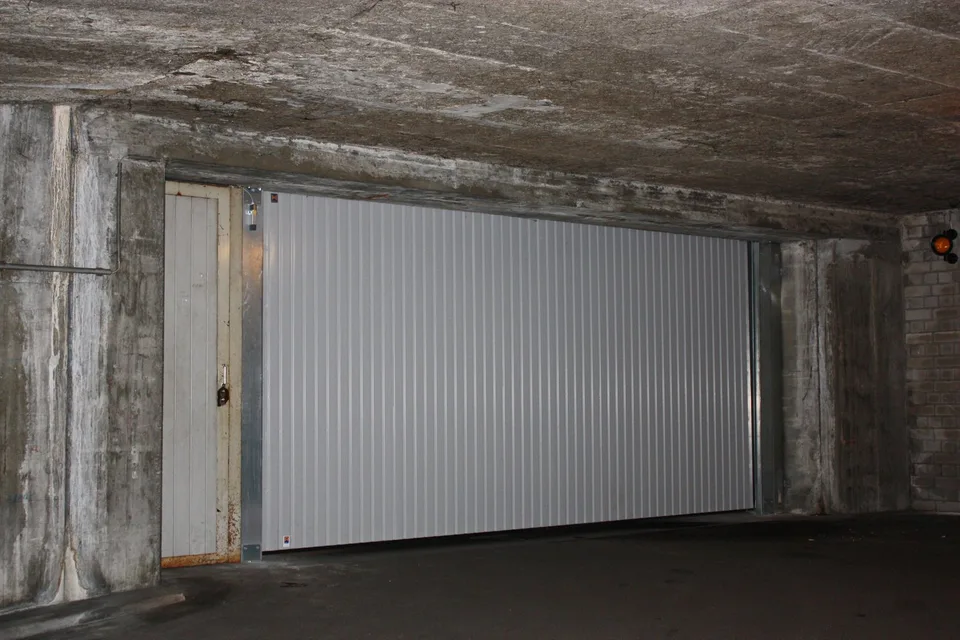 Parking space in the hall – photo 2 of 2