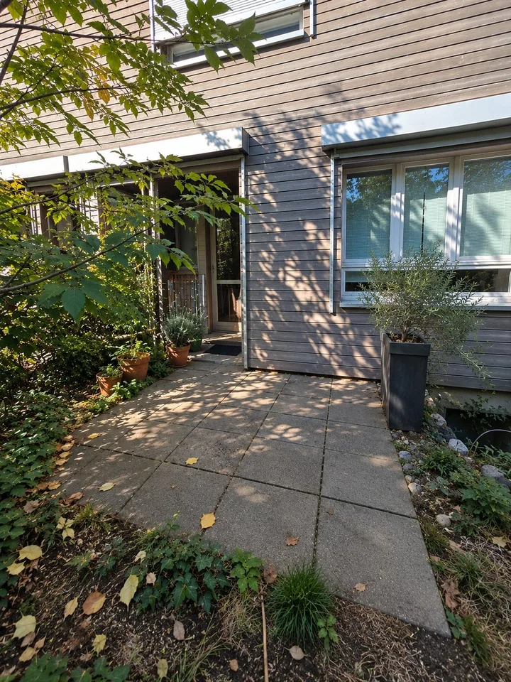 Charmante 2.5-Zimmer-Gartenwohnung in Riehen – Foto 2 von 15