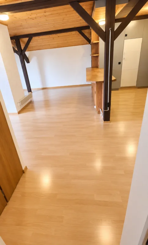 Charmante Dachwohnung direkt neben der Universität St. Gallen (HSG) – Foto 8 von 14
