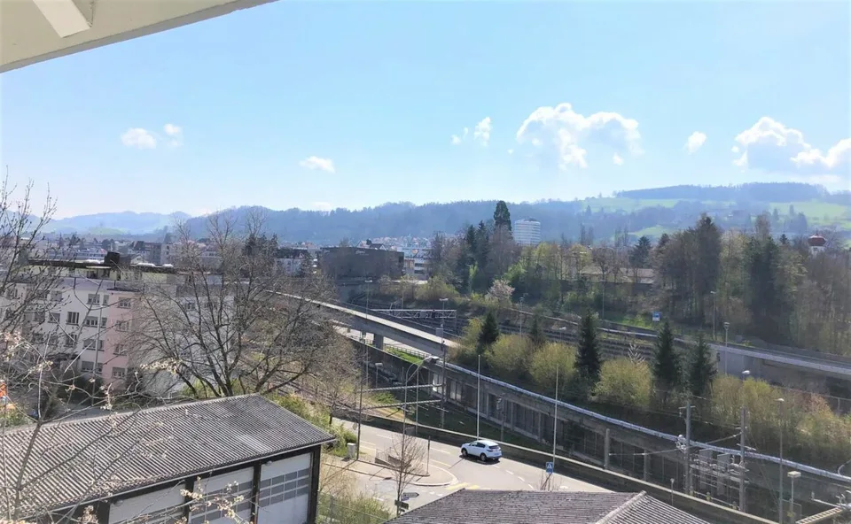Charmante Dachwohnung direkt neben der Universität St. Gallen (HSG) – Foto 14 von 14