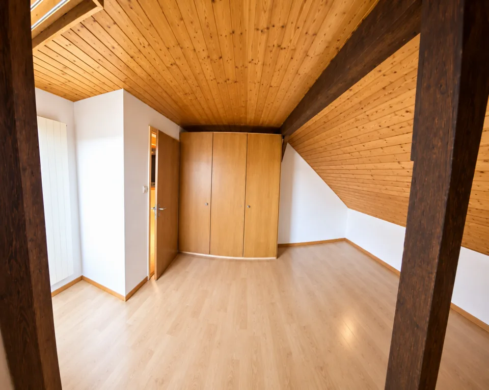 Charmante Dachwohnung direkt neben der Universität St. Gallen (HSG) – Foto 7 von 14