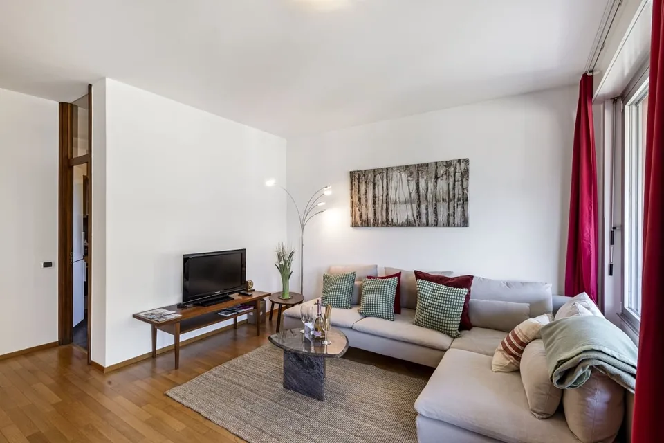 Modernes 3.5-Zimmer-Apartment mit Seeproximität in Bissone (4 Monate Mindestaufenthalt) – Foto 11 von 15