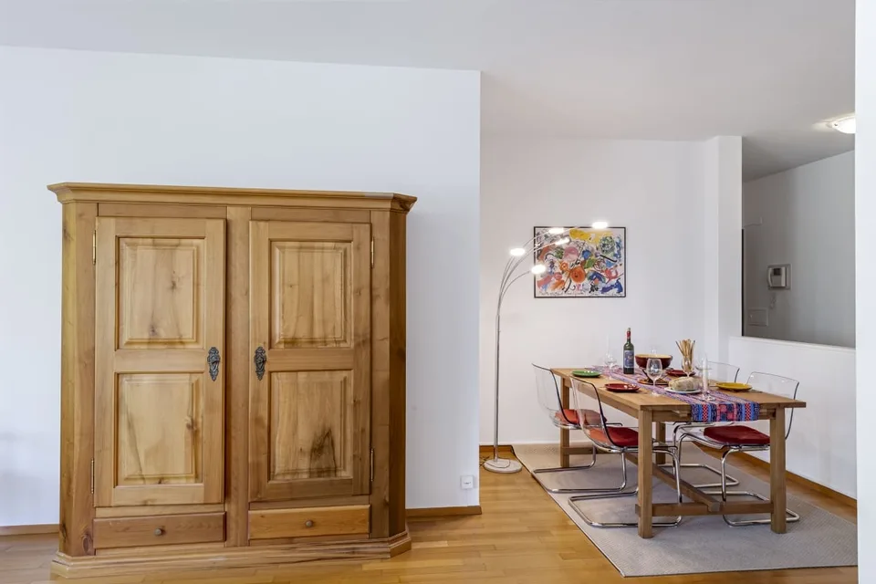 Modernes 3.5-Zimmer-Apartment mit Seeproximität in Bissone (4 Monate Mindestaufenthalt) – Foto 12 von 15