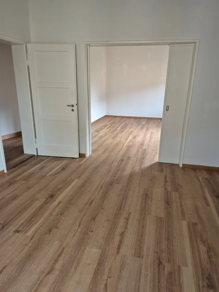 Helles 5-Zimmer-Apartment mit Balkon in Lugano – Foto 8 von 9