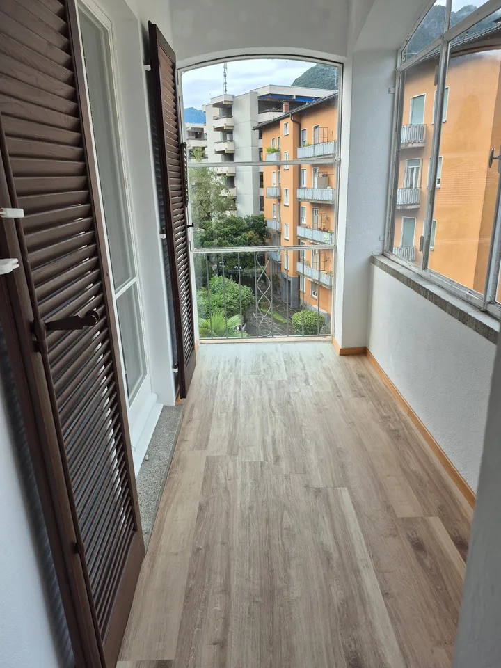 Helles 5-Zimmer-Apartment mit Balkon in Lugano – Foto 7 von 9