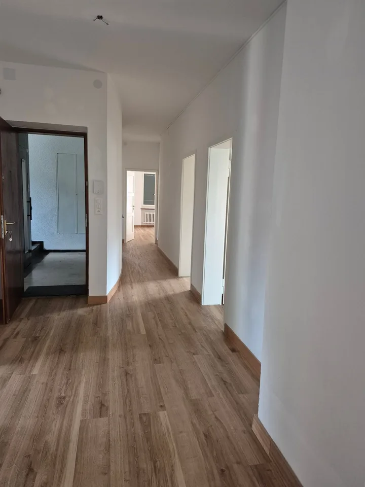 Helles 5-Zimmer-Apartment mit Balkon in Lugano – Foto 6 von 9
