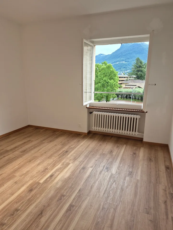 Helles 5-Zimmer-Apartment mit Balkon in Lugano – Foto 9 von 9
