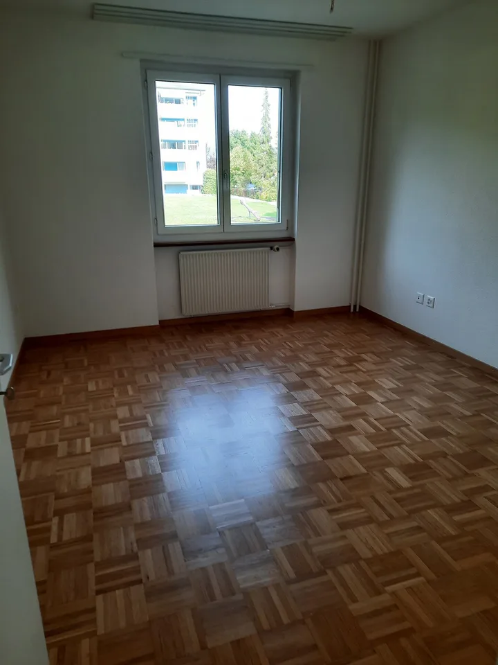 Lengnau - Wohnen im Grünen an ruhiger Lage – Foto 5 von 8