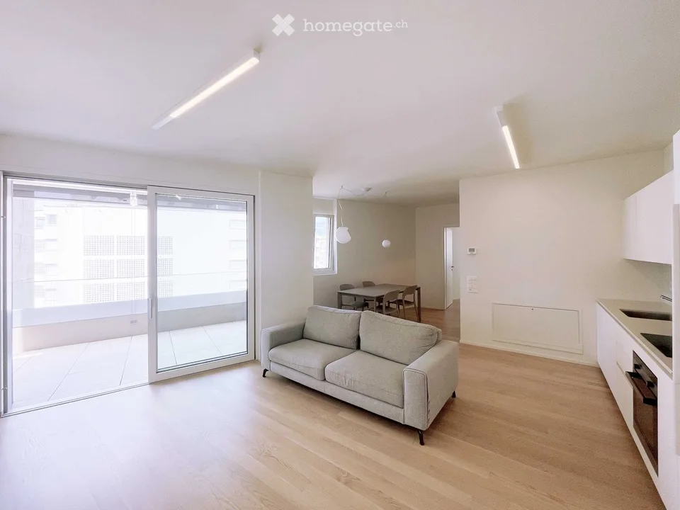Zentrale 2.5-Zimmer-Wohnung mit Seeblick – Foto 2 von 5