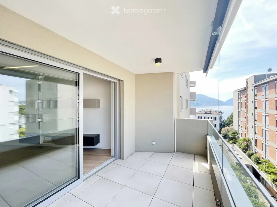 Zentrale 2.5-Zimmer-Wohnung mit Seeblick – Foto 3 von 5