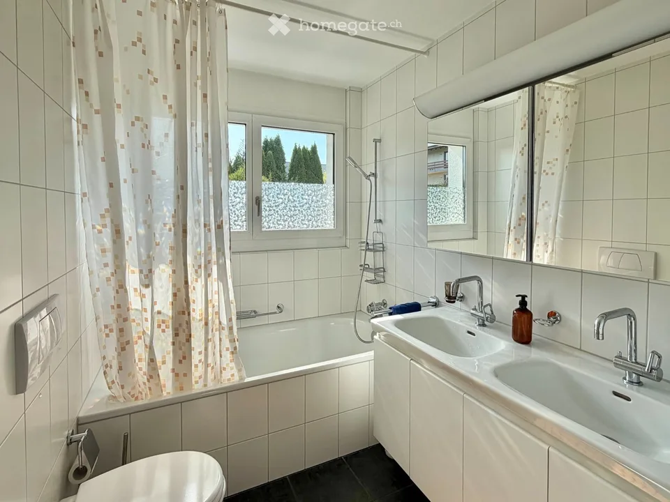 Befristet, möbliert: 4.5 Zimmer mit Cheminée in Forch – Foto 7 von 10