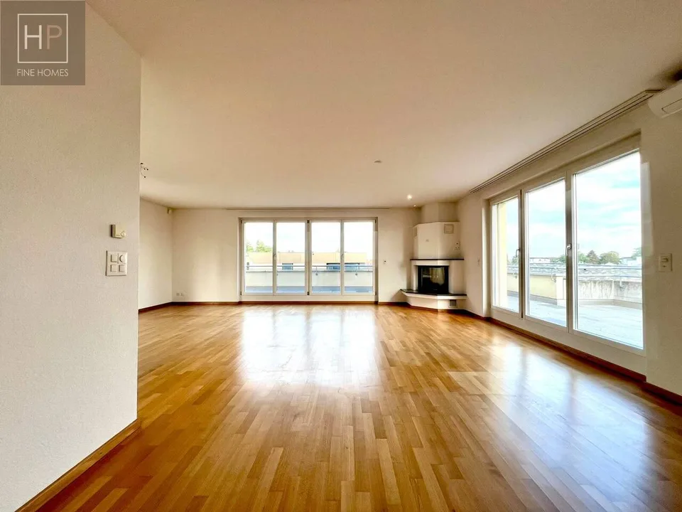 4.5 Zimmer Attika-Eigentumswohnung mit ausgebauten Raum und 2 AEHP – Foto 3 von 13