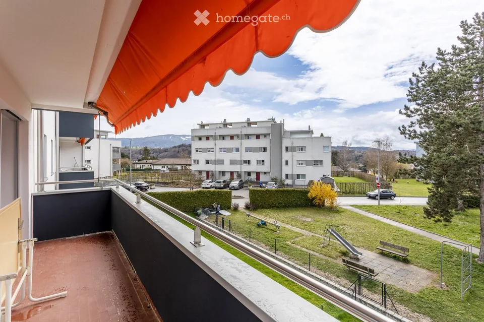 Schönes Apartment 4,5 Zimmer, 2. Stock, renoviert, Aufzug & Balkon – Foto 5 von 5