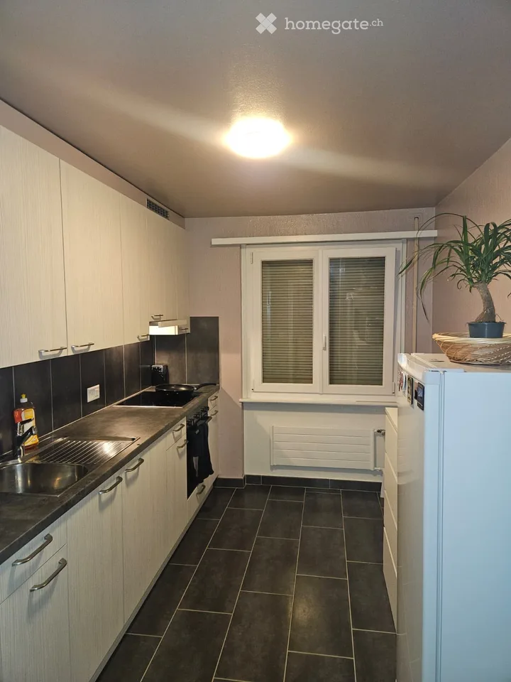 Zu vermieten 3.5 in Hauterive – Foto 2 von 4
